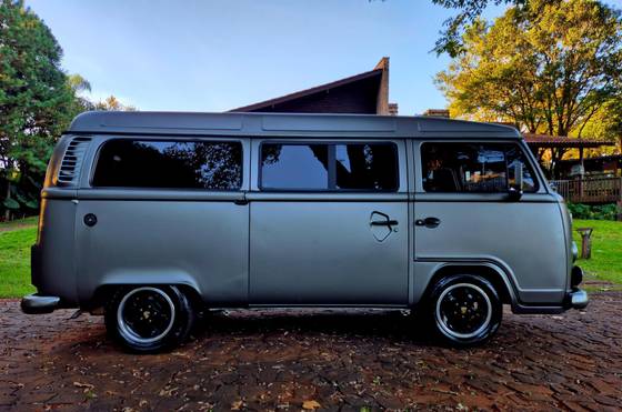 VOLKSWAGEN KOMBI 1.4 MI STD 8V FLEX 4P MANUAL